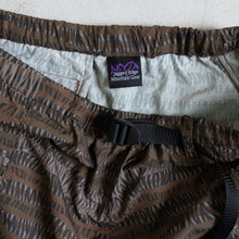 Load image into Gallery viewer, JAGGED EDGE MOUNTAIN GEAR CAMOFLAGE PRINTED SHORTS カモフラージュ ハーフパンツ ビッグサイズ 大きいサイズメンズ テングストア大阪