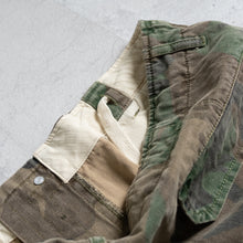 Load image into Gallery viewer, MAN PATCHWORK SHORT CARGO PANTS (D) - NEW CAMOUFLAGE -