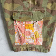 Load image into Gallery viewer, MAN PATCHWORK SHORT CARGO PANTS (D) - NEW CAMOUFLAGE -
