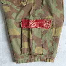 Load image into Gallery viewer, MAN PATCHWORK SHORT CARGO PANTS (D) - NEW CAMOUFLAGE -