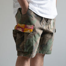 画像をギャラリービューアに読み込む, MAN PATCHWORK SHORT CARGO PANTS  (B)- CAMOUFLAGE -