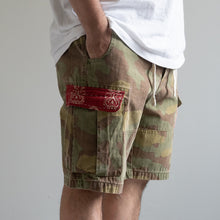 Load image into Gallery viewer, MAN PATCHWORK SHORT CARGO PANTS (D) - NEW CAMOUFLAGE -