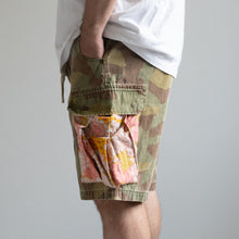 Load image into Gallery viewer, MAN PATCHWORK SHORT CARGO PANTS (D) - NEW CAMOUFLAGE -