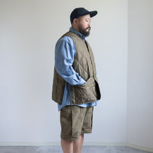 画像をギャラリービューアに読み込む, MILITARY V NECK BUTTON DOWN VEST - DARK OLIVE -