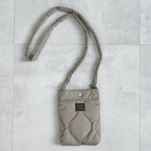 画像をギャラリービューアに読み込む, MILITARY CROSSBODY DOWN BAG - L.MOCHA -