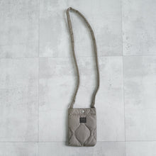 画像をギャラリービューアに読み込む, MILITARY CROSSBODY DOWN BAG - L.MOCHA -