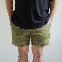 画像をギャラリービューアに読み込む, CAMO BORD SHORTS - DEEP GREEN -