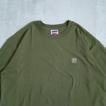 Load image into Gallery viewer, EMB LOGO LS TEE -OLIVE-