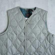 画像をギャラリービューアに読み込む, MILITARY V NECK BUTTON DOWN VEST - DARK SAGE GREEN -