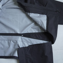 Load image into Gallery viewer, 4WAY TRANSFORM JACKET - BLACK -