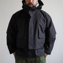 Load image into Gallery viewer, 4WAY TRANSFORM JACKET - BLACK -