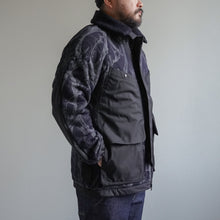 Load image into Gallery viewer, HORN TREE PRINT WOOL BOA JACKET - NAVY -