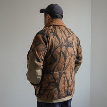Load image into Gallery viewer, HORN TREE PRINT WOOL BOA JACKET - BROWN -
