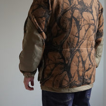 Load image into Gallery viewer, HORN TREE PRINT WOOL BOA JACKET - BROWN -