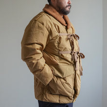 画像をギャラリービューアに読み込む, SHAWL COLLAR BOA DOWN JACKET - COYOTE -