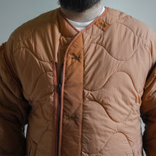 Load image into Gallery viewer, QUILT BLOUSON - ORANGE -