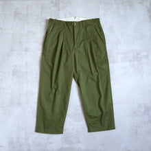 Load image into Gallery viewer, DOUBLE TACK CHINO - OLIVE -