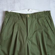 Load image into Gallery viewer, DOUBLE TACK CHINO - OLIVE -