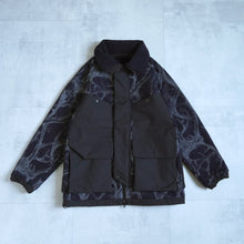 Load image into Gallery viewer, HORN TREE PRINT WOOL BOA JACKET - NAVY -
