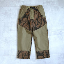 Load image into Gallery viewer, HORN TREE PRINT WOOL BOA PANTS - BROWN -