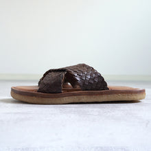 画像をギャラリービューアに読み込む, CRISS CROSS SANDAL - O.BROWN -