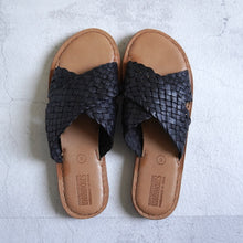 Load image into Gallery viewer, CRISS CROSS SANDAL - BLACK -