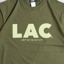 Load image into Gallery viewer, テングストア大阪オリジナルアイテムLAC　LACロゴTシャツ　半袖Tシャツ　大きいサイズ　ビッグサイズ　メンズファッション
