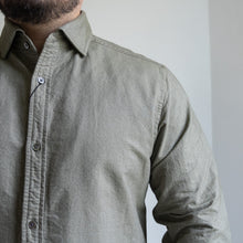 画像をギャラリービューアに読み込む, NIGEL CABOURN　BRITISH OFFICERS SHIRT　ダークグリーン　シャツ　大きいサイズ　メンズ　テングストア大阪
