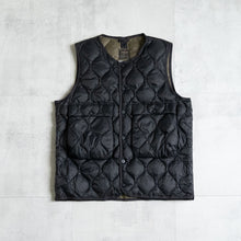 画像をギャラリービューアに読み込む, MILITARY CREW NECK W POCKET DOWN VEST SOFT SHELL- BLACK -
