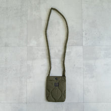 画像をギャラリービューアに読み込む, MILITARY CROSSBODY DOWN BAG - D.OLIVE -
