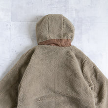 画像をギャラリービューアに読み込む, MOUNTAIN REVERSIBLE DOWN  BOA HOODIE-L.BROWN×BEIGE-
