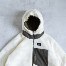 画像をギャラリービューアに読み込む, MOUNTAIN REVERSIBLE DOWN  BOA HOODIE-OLIVE×IVORY-
