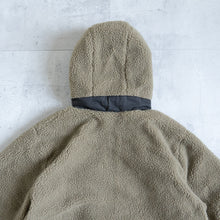 画像をギャラリービューアに読み込む, MOUNTAIN REVERSIBLE DOWN  BOA HOODIE- BLACK×BEIGE-
