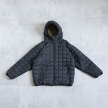 画像をギャラリービューアに読み込む, MOUNTAIN REVERSIBLE DOWN  BOA HOODIE- BLACK×BEIGE-
