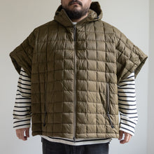 画像をギャラリービューアに読み込む, MOUNTAIN OPEN FRONT DOWN PONCHO  - OLIVE -
