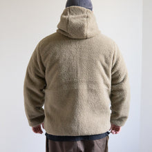 画像をギャラリービューアに読み込む, MOUNTAIN REVERSIBLE DOWN  BOA HOODIE-L.BROWN×BEIGE-
