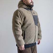 画像をギャラリービューアに読み込む, MOUNTAIN REVERSIBLE DOWN  BOA HOODIE- BLACK×BEIGE-
