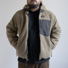 画像をギャラリービューアに読み込む, MOUNTAIN REVERSIBLE DOWN  BOA HOODIE- BLACK×BEIGE-
