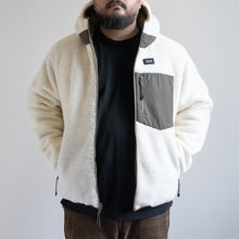 画像をギャラリービューアに読み込む, MOUNTAIN REVERSIBLE DOWN  BOA HOODIE-OLIVE×IVORY-
