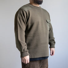 画像をギャラリービューアに読み込む, NON DOWN MILITARY CREW KNIT - D.OLIVE -
