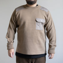 画像をギャラリービューアに読み込む, NON DOWN MILITARY CREW KNIT - L.MOCHA -
