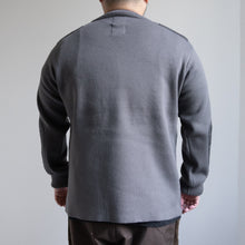 画像をギャラリービューアに読み込む, NON DOWN MILITARY CREW KNIT - CHARCOAL -
