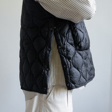 画像をギャラリービューアに読み込む, MILITARY CREW NECK W POCKET DOWN VEST SOFT SHELL- BLACK -
