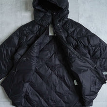 Load image into Gallery viewer, CITY PACKABLE HOOD DOWN JACKET -BLACK-
