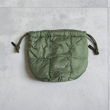 画像をギャラリービューアに読み込む, DRAWSTRING DOWN BAG - OLIVE -
