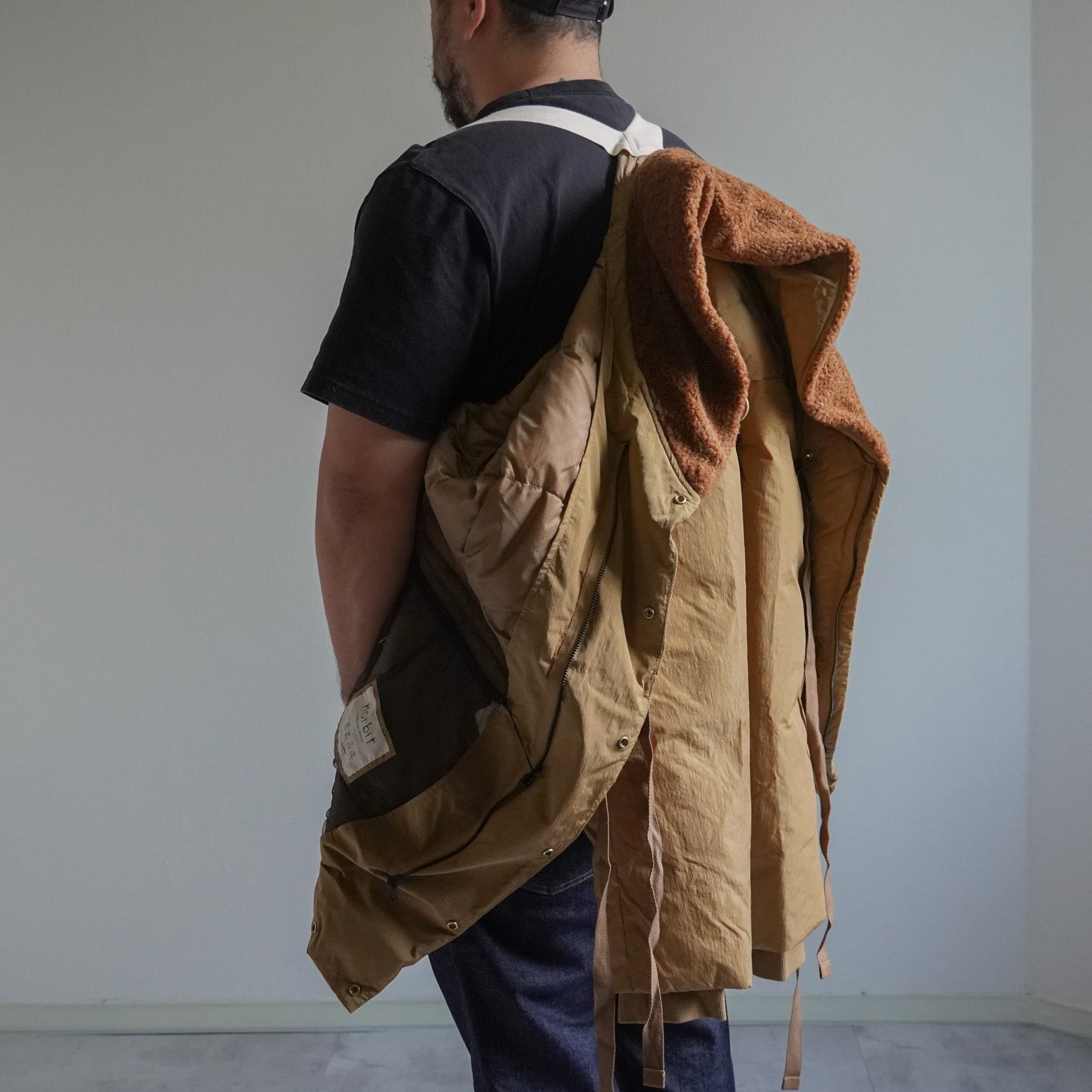 SHAWL COLLAR BOA DOWN JACKET - COYOTE - – TENG STORE OSAKA