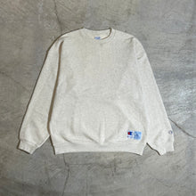 画像をギャラリービューアに読み込む, CHAMPION - CREW NECK SWEATSHIRT - OATMEAL -
