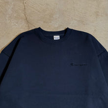 画像をギャラリービューアに読み込む, CHAMPION - CREW NECK SWEATSHIRT - NAVY -
