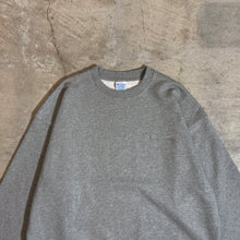 Load image into Gallery viewer, CHAMPION - CREW NECK SWEATSHIRT - OXFORD GRAY -
