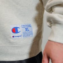 画像をギャラリービューアに読み込む, CHAMPION - CREW NECK SWEATSHIRT - OATMEAL -
